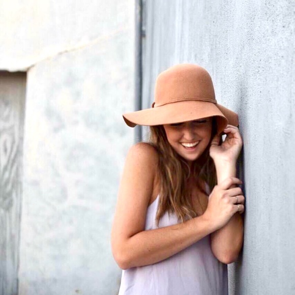 Meet your Posher, Jen - Picture 1 of 1